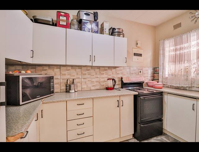 2 BEDROOM APARTMENT FOR SALE IN NEW REDRUTH